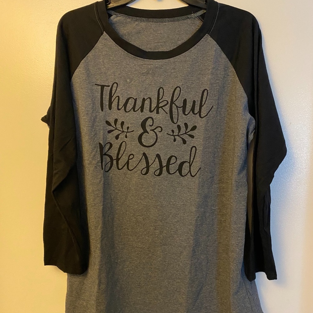 Women Top NWOT Sz XXL " Thankful & Blessed"